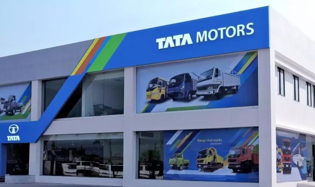 tata motors share 4 % hike